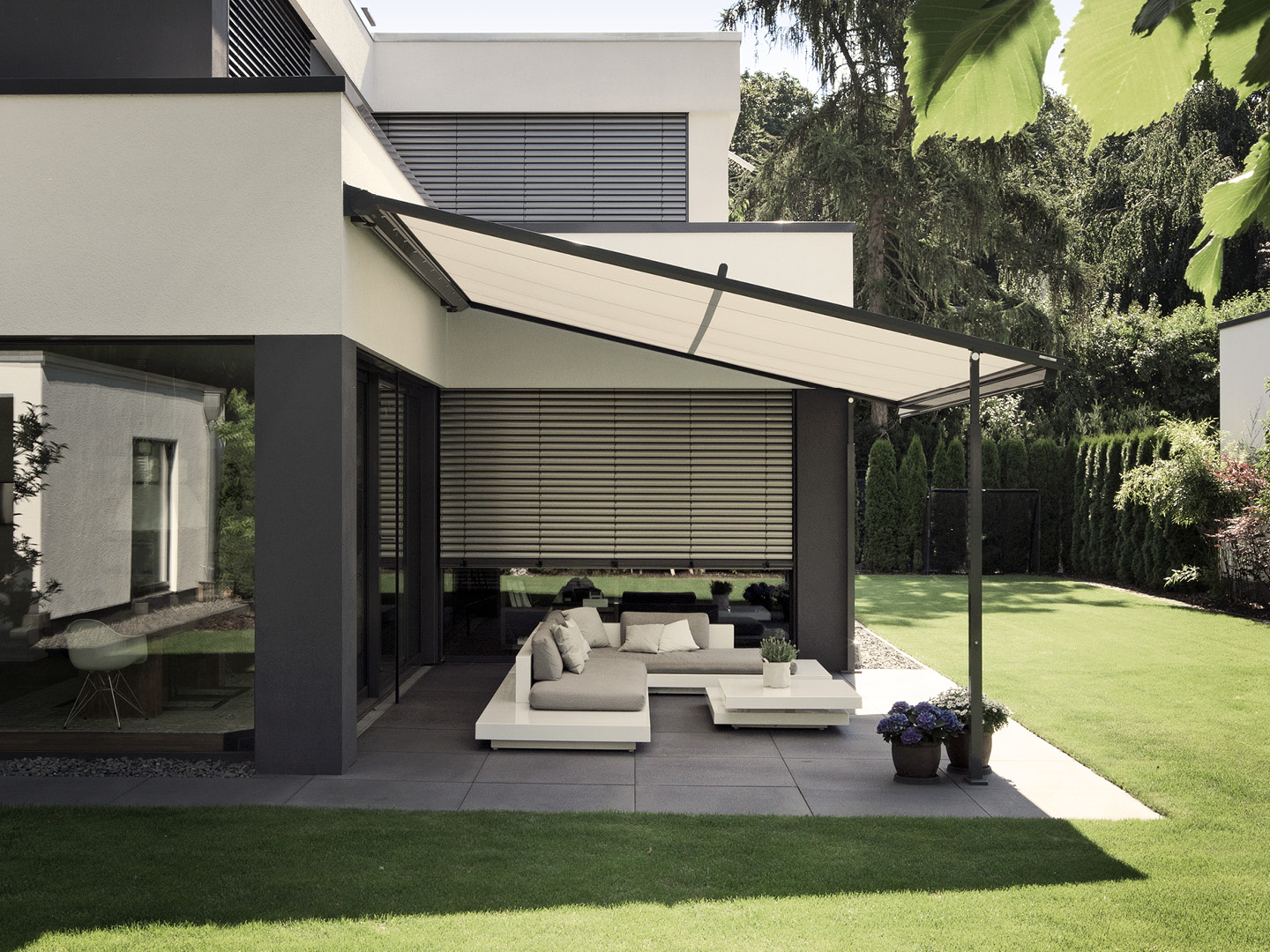 Weinor Plaza Viva Awnings